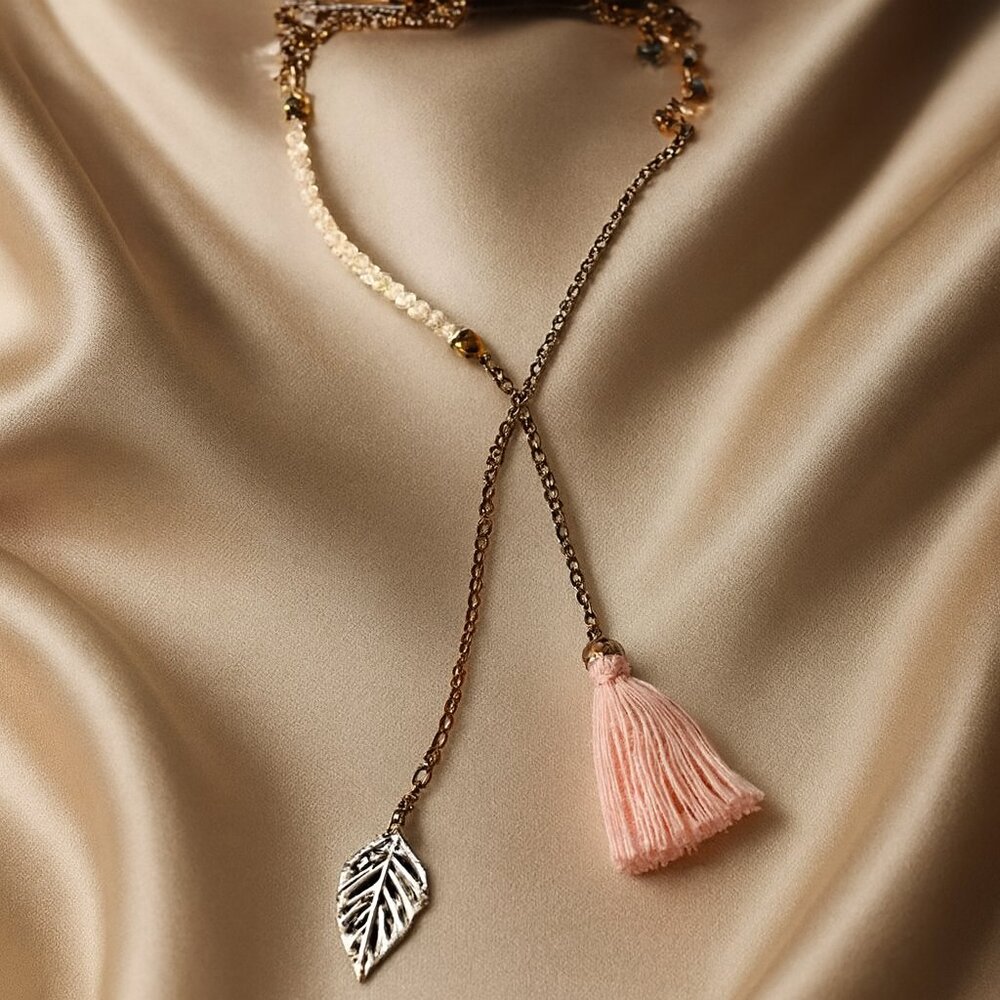 GUESS Pink Tassel & Leaf Pendant Necklace – Mixed-Material Boho Lariat Jewelry